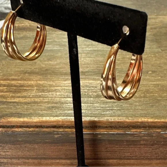 Dainty gold steel medium hoops/manifesting good luck and wealth/crown chakra - Picture 2 of 6